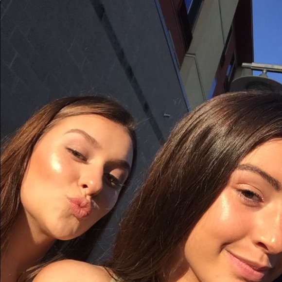 Meet your Posher, Gabby - Picture 1 of 1